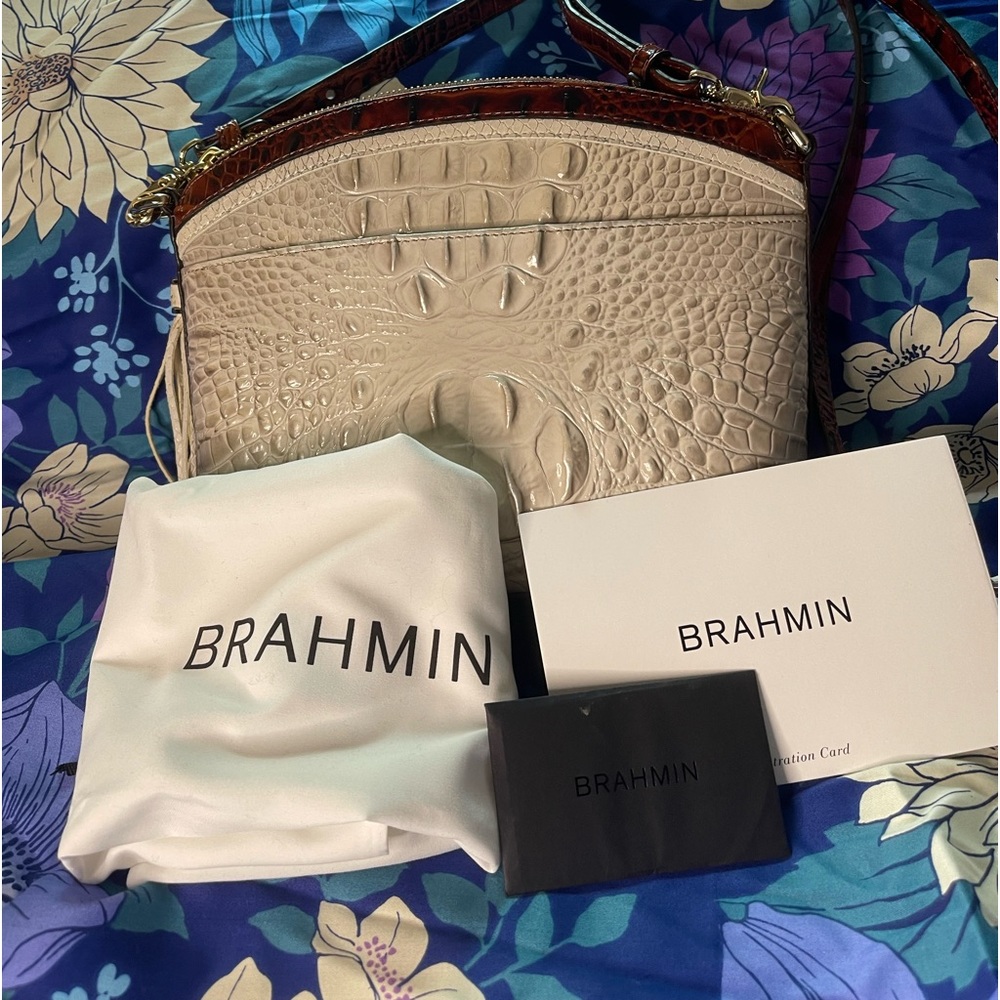 Brahmin crossbody bag. Used few times. No scratches or damage.